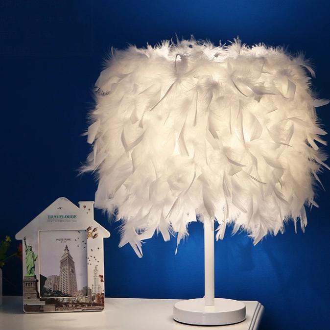 Creative Feather Table Lamp